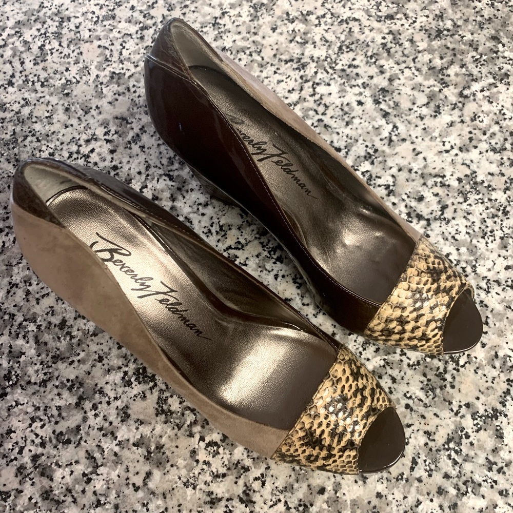 BEVERLY FELDMAN WEDGES